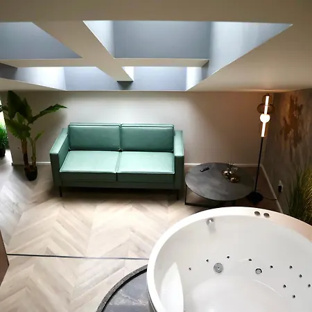 Bohemia Jacuzzi & Sauna